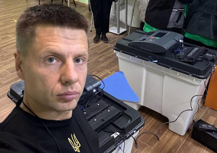 “ჩემი თვალით დავინახე ის, რაც დავინახე - მმართველმა პარტიამ არჩევნები იყიდა“ - ოლექსი გონჩარენკო