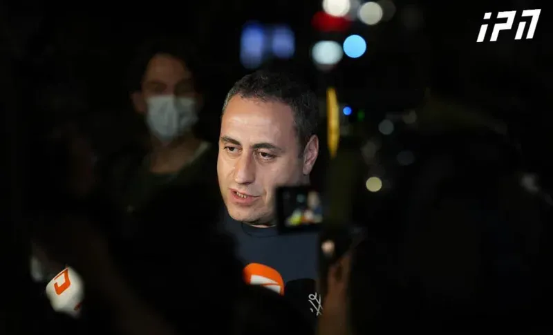 “განვლაგდებით პარლამენტის წინ, გავშლით კარვებს და ვაპირებთ დარჩენას - გთხოვთ, 25 ნოემბერი გამოაცხადეთ დასვენების დღედ, დაეთხოვეთ სამსახურებში, აიღეთ შვებულება და შემოგვიერთდით“ - გიორგი ვაშაძე