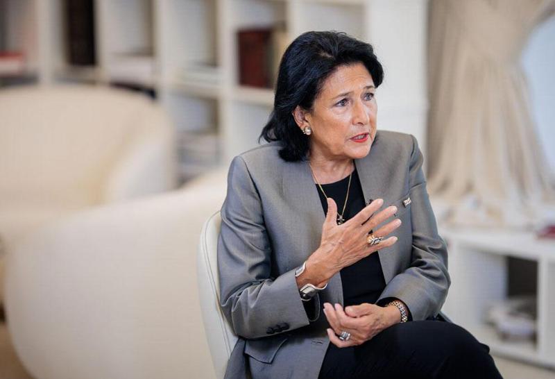 "სასწრაფოდ უნდა დაინიშნოს ახალი არჩევნები, ამისთვის მე ხვალ ვიქნები პარლამენტის წინ, ხალხთან" - პრეზიდენტის განცხადება