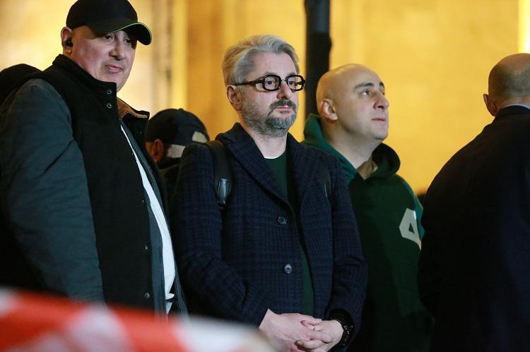 “ყველა, ვინც საარჩევნო სიაში ვართ, უარს ვაცხადებთ ნებისმიერი ფორმით თანამშრომლობაზე რეჟიმთან - პარლამენტი არალეგიტიმურია“ - ნიკა გვარამია