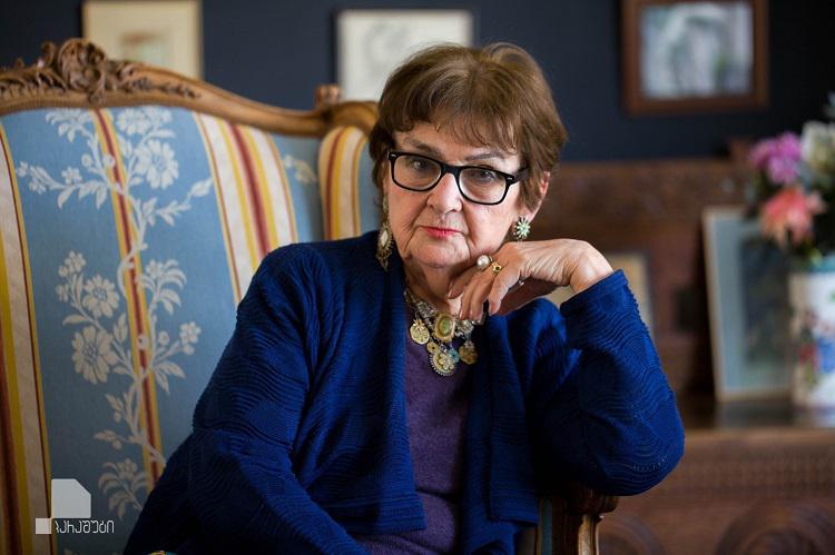 "კიდევ ერთხელ დაფიქრდი, მოსამართლევ! დღეს უთვალავი თვალია შენკენ მოპყრობილი!" - ლანა ღოღობერიძე მზია ამაღლობელის საქმეზე