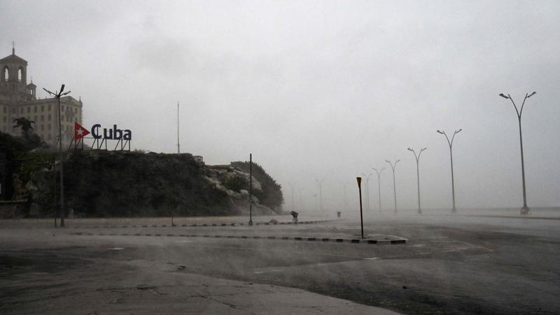 ქარიშხალი "რაფაელი" ამჯერად კუბას დატყდა თავს - წყალდიდობა ჰავანაში, დანგრეული სახლები, მთელ ქვეყანაში გამორთული ელექტროენერგია (ფოტოები)