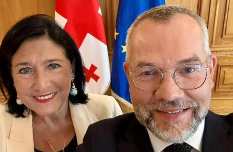 "საქართველო და მისი ხალხი ძალიან ძვირფასია ჩვენი გულებისთვის..." - მაიკლ როთის თქმით, ევროკავშირის 8 ქვეყნის პარლამენტების კომიტეტების თავმჯდომარეები თბილისში ჩამოდიან