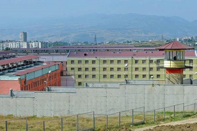 პრეზიდენტმა 11 მსჯავრდებული შეიწყალა