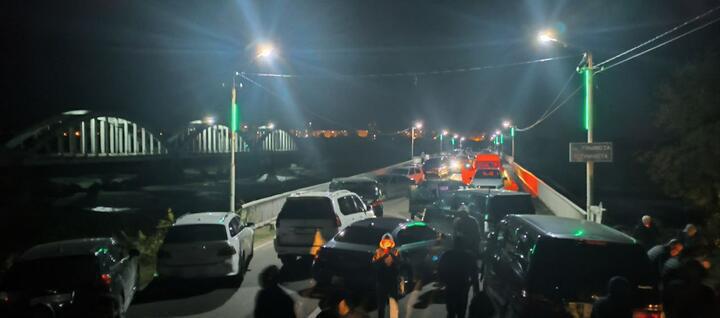 დააკავეს "ოპოზიციონერები", ე.წ. პრეზიდენტის ადმინისტრაციის შენობასთან სამხედრო ტექნიკა შეიყვანეს - რა მოხდა ოკუპირებულ აფხაზეთში