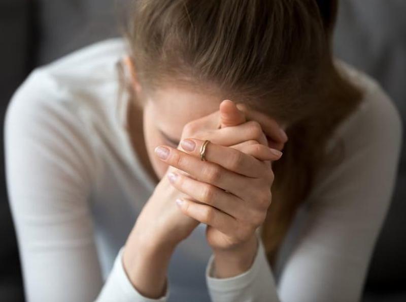 რატომ გრძნობენ აბორტის საჭიროების მქონე ქალები თავს საზოგადოებისგან გარიყულად?