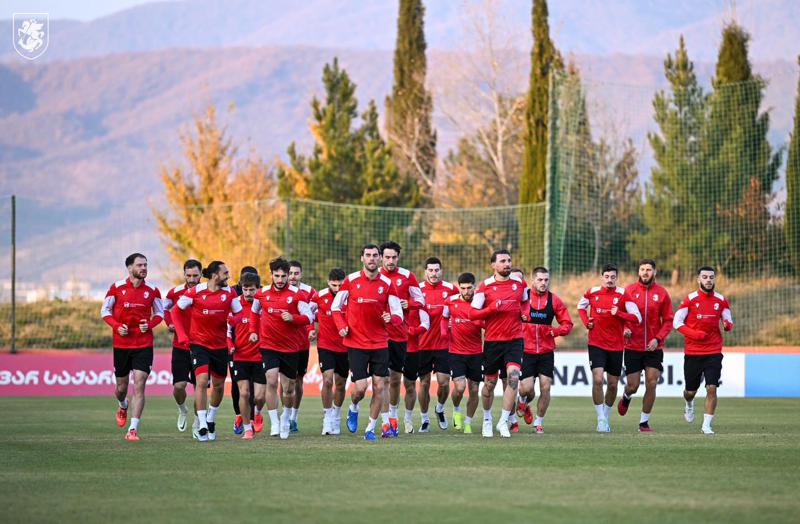 "ოქტომბრის დასანანი მატჩების შემდეგ, აუცილებლად უნდა გამოვასწოროთ ვითარება" - საქართველოს ნაკრები სრული შემადგენლობით ვარჯიშობს (ფოტოები)
