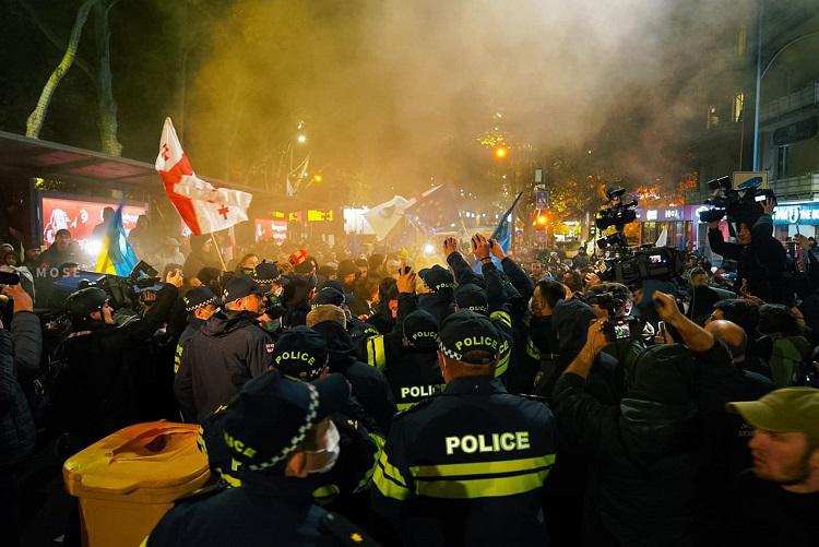 “მოვუწოდებთ შს სამინისტროს, შეაჩეროს ძალადობა, ხოლო სპეციალურ საგამოძიებო სამსახურს - დაუყოვნებლივ დაიწყოს გამოძიება“ - მედიაომბუდსმენი