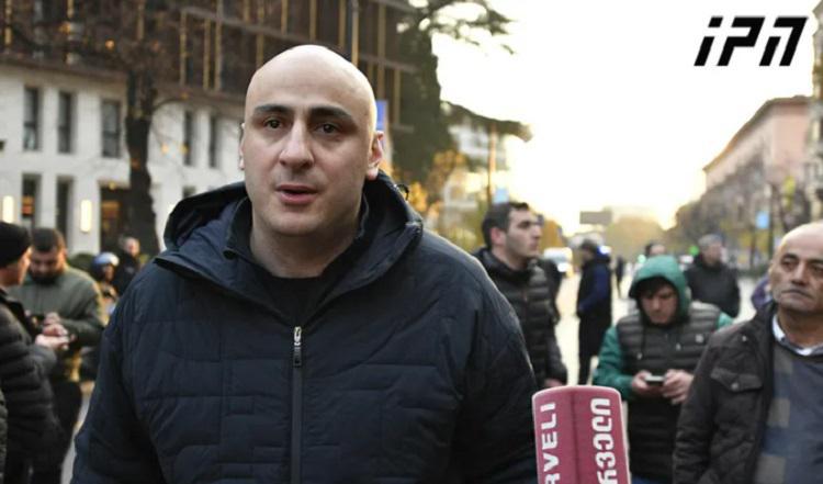 "ვის რაში სჭირდება სასახლე? ხვალ შევა ის "ფუტბალისტი“  - ნიკა მელია