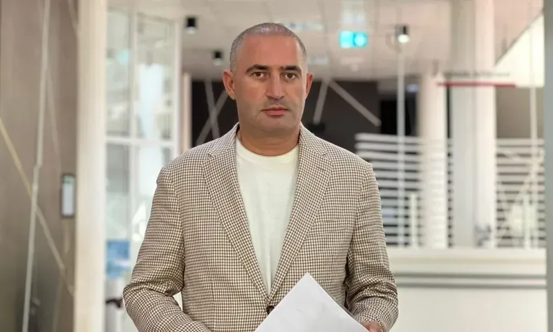 დავით კირთაძეს, რომელმაც გიორგი კალანდარიშვილს შავი საღებავი შეასხა, ცესკოს დატოვება მოუწევს