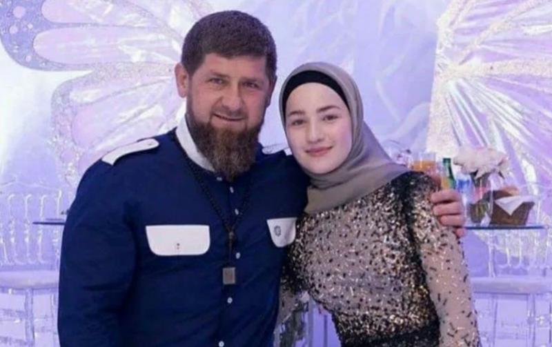 კადიროვის 20 წლის შვილი სკანდალში ეხვევა: რესტორანი, რომელიც ტაბარიკის მფლობელობაშია პოპულარიზაციას უწევს ბენდ BTS-ის, რომელიც ლგბტ თემის მხარდამჭერია