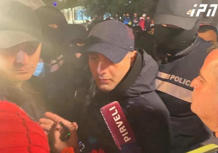 "გარკვეულ პირებს ცეცხლსასროლი იარაღის მსგავსი საგნები ჰქონდათ - ვაფრთხილებ ამ ადამიანებს, არც ისე ცოტა სასჯელია" - სირაძე