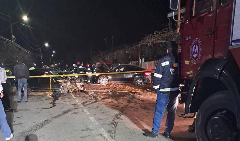 თელავში მაღალი სიჩქარით მოძრავი ავტომობილი საპირისპიროდ მოძრავ მანქანას დაეჯახა - გარდაცვლილია ახალგაზრდა მამაკაცი