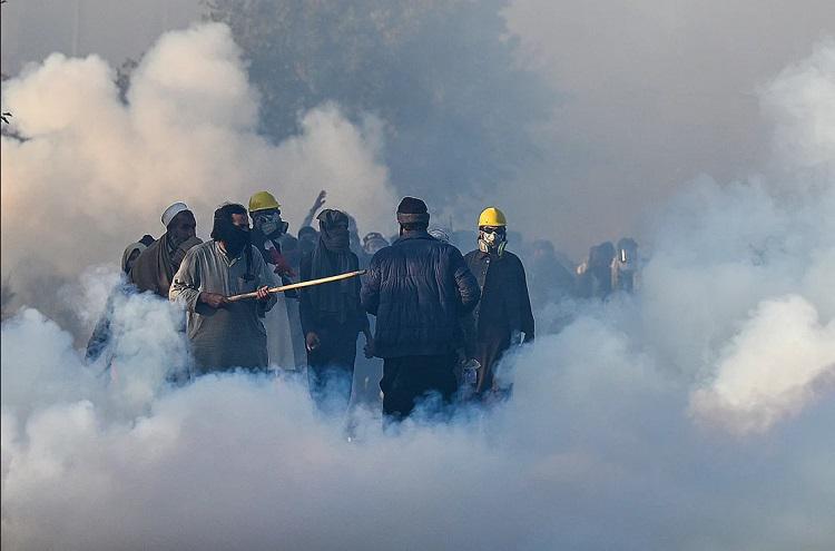 ლოკდაუნი დედაქალაქში, 5 მოკლული, ასზე მეტი დაშავებული, შეტაკებები პოლიციასთან და გათიშული ინტერნეტი - რა ხდება პაკისტანში?