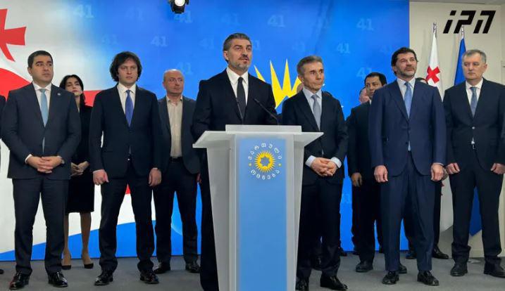 “მადლობა ბიძინა ივანიშვილს - გათვითცნობიერებული მაქვს, რაოდენ დიდი პასუხისმგებლობაა პრეზიდენტის თანამდებობა, მითუმეტეს იმ ფონზე, რომ მოქმედმა პრეზიდენტმა კონსტიტუცია შეურაცხყო“ - მიხეილ ყაველაშვილი