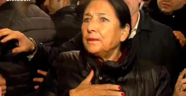 პრეზიდენტი პარლამენტთან მიმდინარე საპროტესტო აქციაზე მივიდა