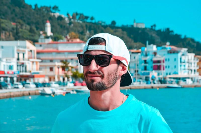 "მიდის ჩემი გაშავება. ვინც რუსეთუმეობას მტენით მაგ სიმართლით გაგიმარჯოთ ღმერთმა" - რას წერს სოსო ნებიერიძე თბილისში მიმდინარე მოვლენებზე