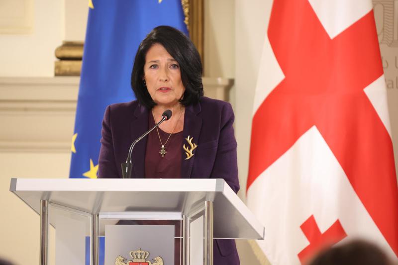 "ინაუგურაცია ვერ იქნება - მე ვრჩები, როგორც თქვენი პრეზიდენტი!" - სალომე ზურაბიშვილი