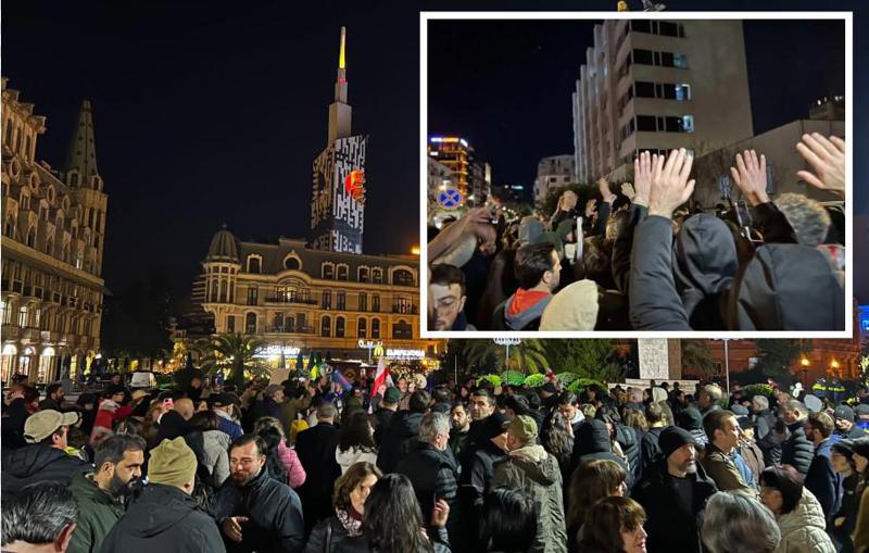 აჭარის მთავრობის სახლთან 8 პირია დაკავებული, რამდენჯერმე მოხდა ფიზიკური დაპირისპირება - უახლესი ინფორმაცია ბათუმიდან, სადაც თბილისის პარალელურად, აქცია მიმდინარეობს