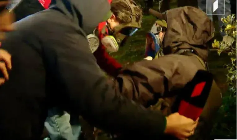 რუსთაველის გამზირზე მიმდინარე საპროტესტო აქციაზე მედიის ორი წარმომადგენელი დაშავდა