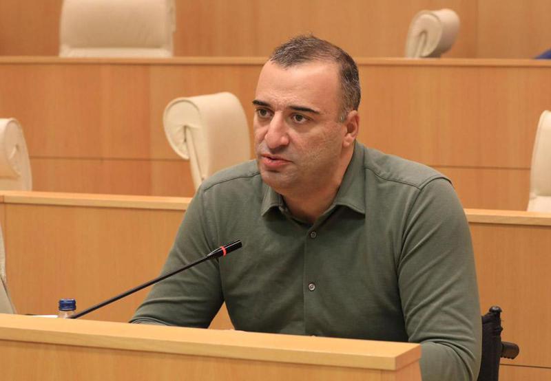 "დაშინებაზე, აგრესიაზე საუბრობენ ის ადამიანები, ვინც ახალ წელს ნაძვის ხის ნაცვლად, ირჩევენ კუბოს" - რატი იონათამიშვილი