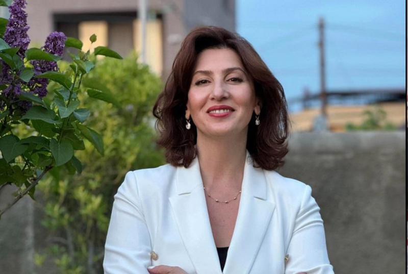 "არ შემიძლია მშვიდად ვუყურო როგორ ხელაღებით უსწორდებიან გულანთებულ ბავშვებს, ვგმობ ძალადობას, საქართველო იყო, არის და იქნება ევროპის ნაწილი" - პირველი კლასიკური გიმნაზიის დირექტორი