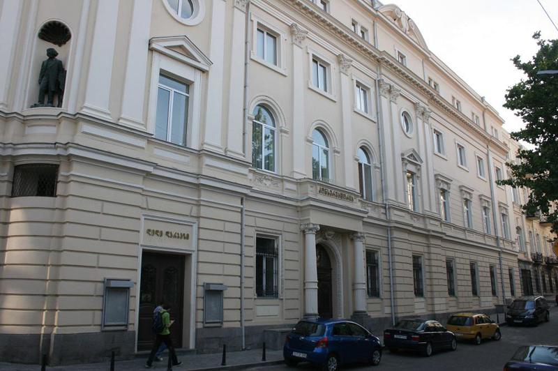 ქვეყანაში მიმდინარე მოვლენების გამო, თბილისის სახელმწიფო კონსერვატორია სასწავლო პროცესს 10 დღით წყვეტს