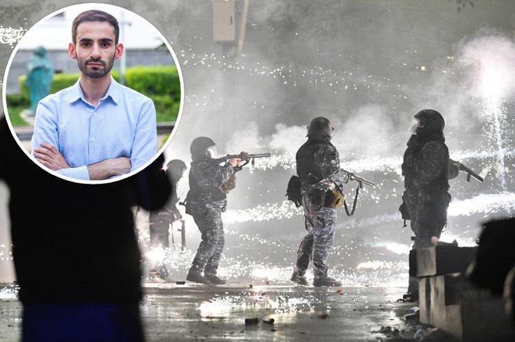 “დაბლა ყრიდნენ და მათ სხეულებზე ხტუნაობდნენ... სახეები აქვთ ჩალეწილი, ძვლების მრავლობითი მოტეხილობები“ - როგორია აქციაზე დაკავებულების მდგომარეობა: ადვოკატმა ისინი მოინახულა