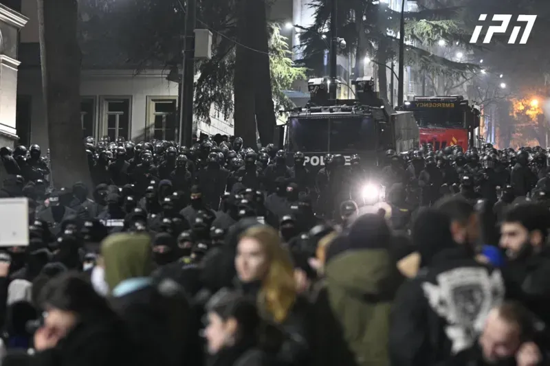 სპეცრაზმი დაიძრა თავისუფლების მოედნიდან - რა ვითარებაა ახლა რუსთაველის გამზირზე