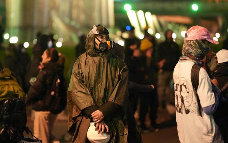 მაღაზიებში აირწინაღები, ჩაფხუტები და სათვალეები დიდწილად აღარ იყიდება - რას აცხადებენ სავაჭრო ობიექტებში?