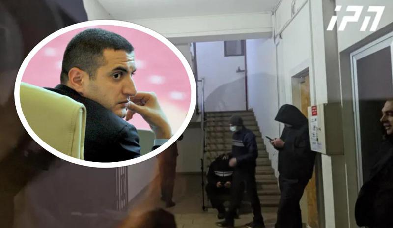 "მიდით ბიჭებო, მიაწექით" - ჩხრეკა თბილისში, დავით კეზერაშვილის სახლში: რას წერს თავდაცვის ყოფილი მინისტრი მის სახლში მიმდინარე საგამოძიებო მოქმედებებზე