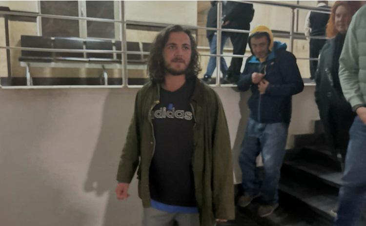 მოსამართლემ ზურა დათუნაშვილი სიტყვიერი გაფრთხილების შემდეგ დარბაზიდან გაათავისუფლა