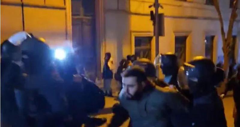 პარლამენტთან, სავარაუდოდ, ცოტნე კობერიძე დააკავეს