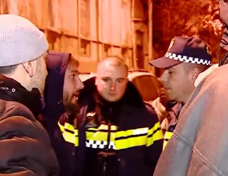 "შენს თვალწინ ადამიანი ცემაში მოკლა 30-მა კაცმა და შენი პასუხია, რომ არ დაგინახია? აქ რისთვის დგახარ?" - მსახიობები საპატრულო პოლიციის წარმომადგენლებს