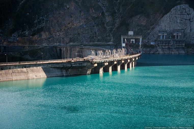 ოკუპირებულ აფხაზეთში  მოსახლეობას დენი დღის განმავლობაში მხოლოდ 4 საათით და  40 წუთით მიეწოდება  - რა გახდა ამის მიზეზი და რას აცხადებენ "ენგურჰესში"?