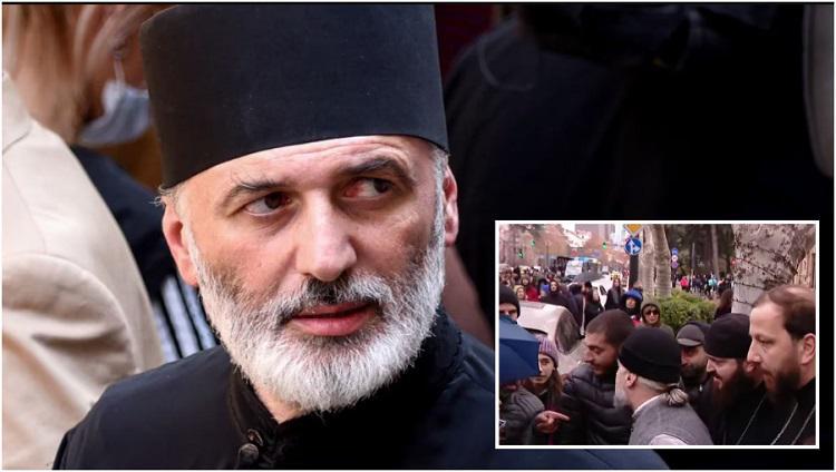 “რაც დღეს ვაკის მაცხოვრის ფერიცვალების ტაძარში მოხდა, უტოლდება ეკლესიების დარბევისა და ქრისტიანთა დევნის ისტორიულ მოვლენებს“ - დეკანოზი ანდრია ჯაღმაიძე