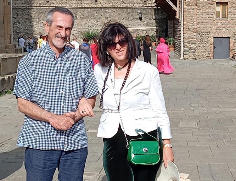 "6 თვე შესრულდა... ეს ჩვენი უკანასკნელი ერთობლივი ფოტოა, გიოს წასვლამდე 4 დღით ადრე გადაღებული" - რას წერს დაღუპული პროფესორის მეუღლე