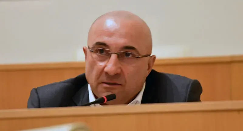 "თუ ვინმე მცოდნე დააორგანიზებს გიგანტური საცივის და გოზინაყის მომზადებას რუსთაველზე, დავასპონსორებ ამ ღონისძიებას!" - კახა ოქრიაშვილი