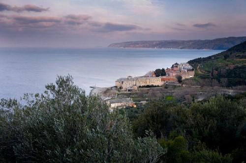 მონაზონი, რომელიც დაკარგულად ითვლებოდა, გარდაცვლილი იპოვეს - რა მოხდა ათონის მთაზე