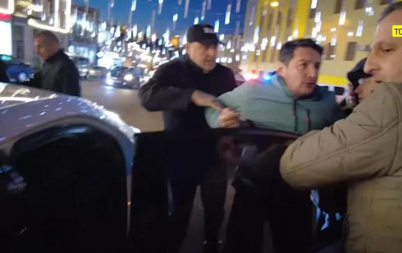 სიტყვიერი დაპირისპირებას ახალციხის მერის მოადგილესთან პარტია "ახალის" ადგილობრივი ოფისის წარმომადგენლის დაკავება მოჰყვა