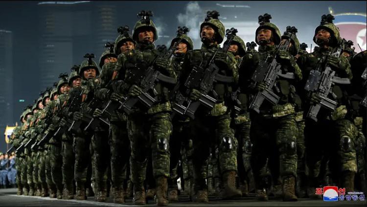 მუდმივი შიმშილობა და წონის მოსამატებლად ცენტრებში გადაყვანილი ჯარისკაცები - რას ჰყვებიან ჩრდ.კორეიდან გამოქცეული სამხედროები, რომლებიც ბრინჯზე ოცნებობდნენ