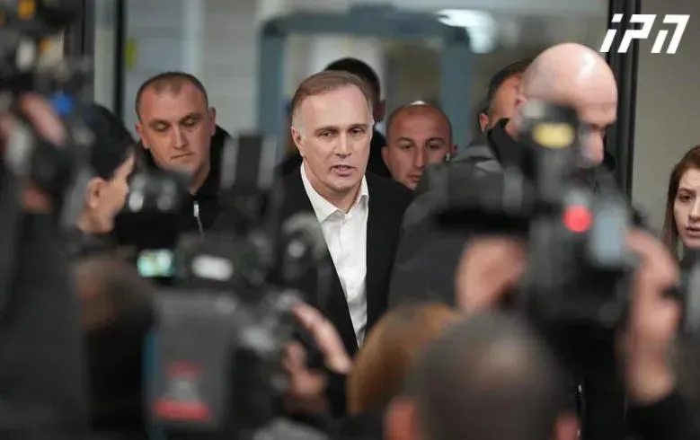"ყველას მინდა, ვუთხრა, რომ დაწყნარდნენ - გვაბულინგებენ, ვითომ რაღაც სხვა კურსი გვინდა" - ბიზნესმენი ნოშრევან ნამორაძე
