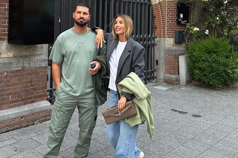 158 000 დოლარიანი ოქროს საათი, 306 000 დოლარიანი ავტომობილი - ძვირადღირებული საჩუქრები მეუღლისგან: რაზე ისაუბრა ქეთა თოფურია რუსულ გადაცემაში