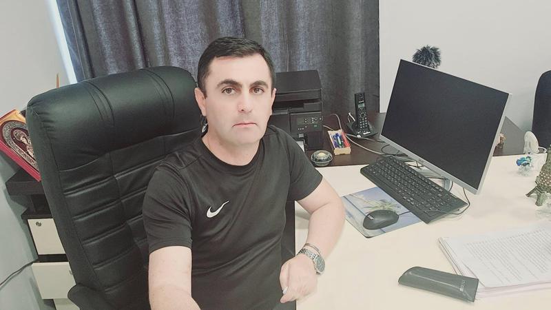 "მე როგორც საჯარო სექტორში დასაქმებული პირი, ვემიჯნები 28 ნოემბერს გაკეთებულ განცხადებას და ვგმობ დარბევას" - რას წერს ადიგენის საკრებულოს აპარატის უფროსი