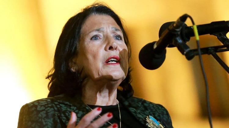 “პია კაუმას საქართველოში დაგეგმილი ვიზიტი შეურაცხყოფს ხალხს, რომელიც 40 ღამის განმავლობაში დგას თბილისის ქუჩებში“- სალომე ზურაბიშვილი