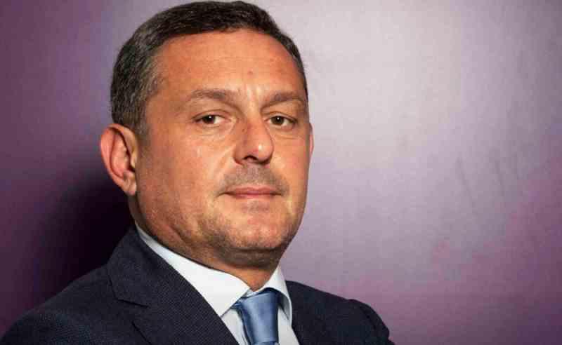 "რამდენ კომპრომისზე წასვლაა საჭირო, რომ ამ პარტიებთან სასაუბროდ დაჯდე და თან არ იცოდე, რომელი რას წამოგაძახებს" - რას წერს როინ ქოჩორაშვილი პარტიების დაფინანსების გარშემო ატეხილ აჟიოტაჟზე