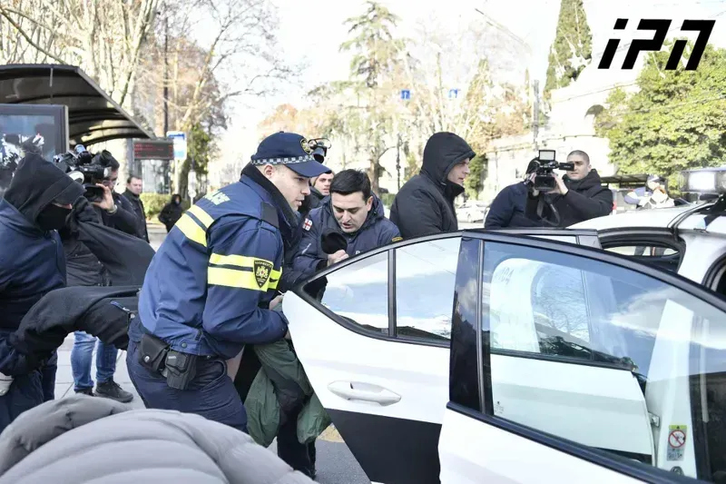 შსს-ს ინფორმაციით, რუსთაველის გამზირზე მიმდინარე აქციაზე 6 პირი დააკავეს