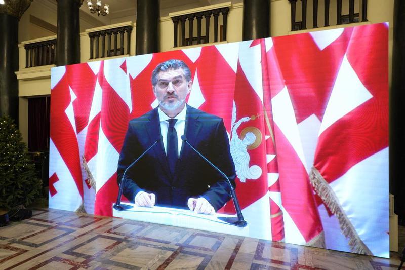 ვინ ესწრებოდა მიხეილ ყაველაშვილის ინაუგურაციას და რა ხდებოდა პარლამენტის შენობაში?