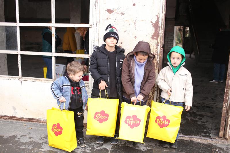 "პეპელა" და  "სუპერგმირი" საახალწლოდ პატარების დასახმარებლად გაერთიანდნენ