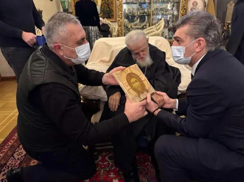 მიხეილ ყაველაშვილი ოჯახთან ერთად კათოლიკოს-პატრიარქს ილია მეორეს ეწვია